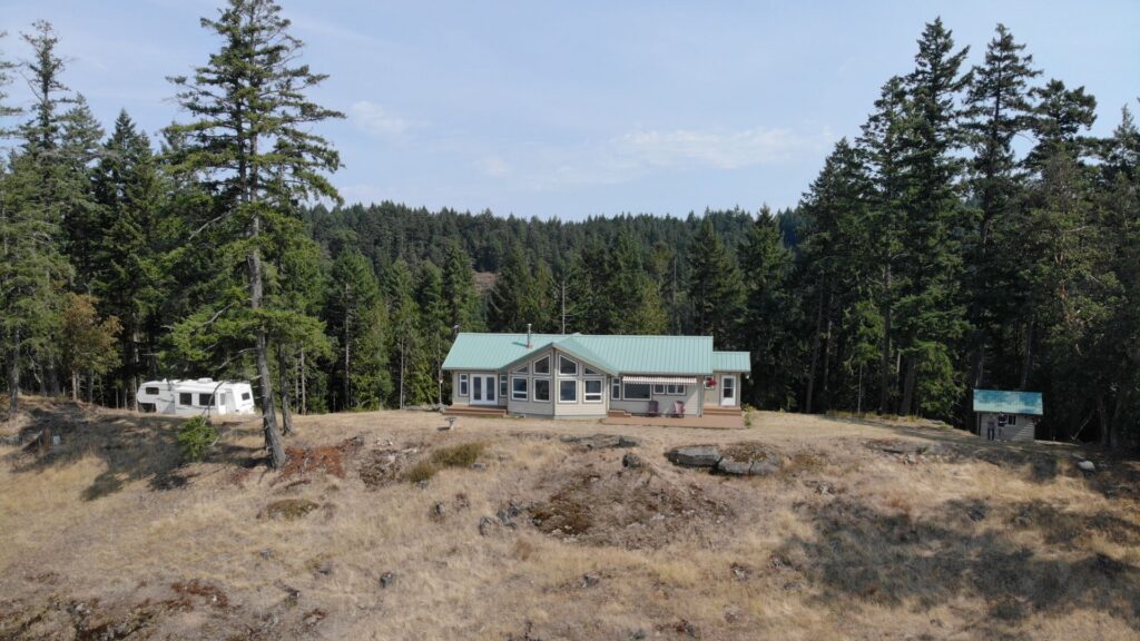 British Columbian home perched on top of a mountain