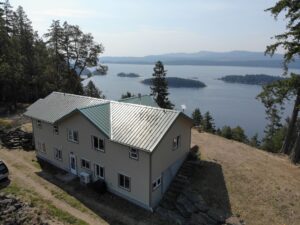 Stunning ocean views can be seen from this mountaintop home